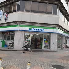 コンビニ　ファミリーマート布施広小路店（コンビニ）まで84m