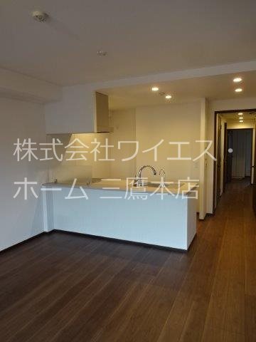 西武多摩川線 新小金井駅 徒歩5分 7階建 築8年の居間写真