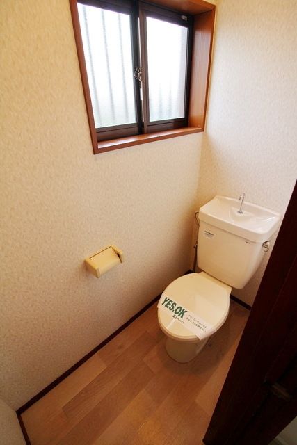 ＪＲ宇都宮線 蓮田駅 徒歩8分 2階建 築36年のトイレ写真