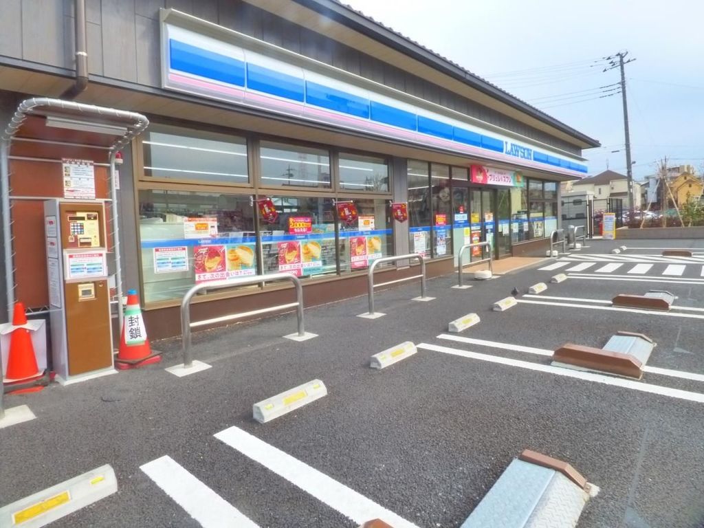 コンビニ　ローソンBOAT　RACE江戸川前店（コンビニ）まで320m