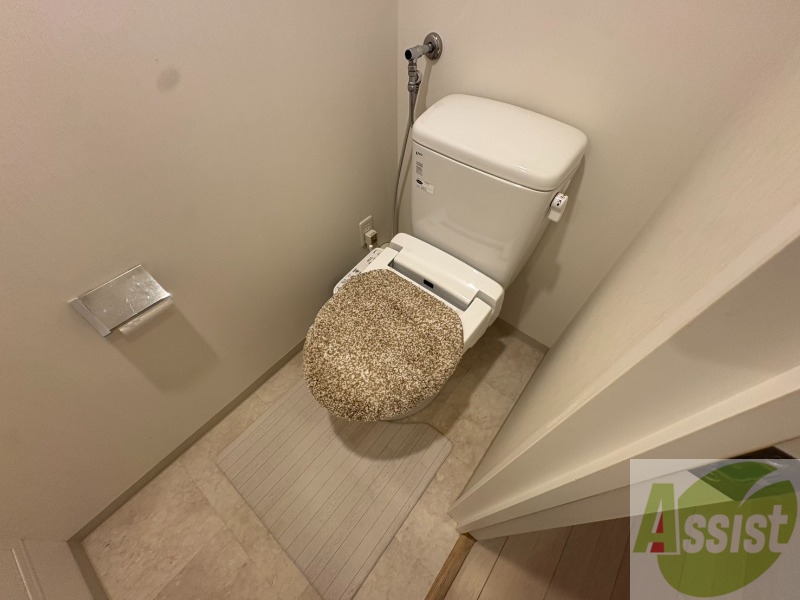 トイレ　こちらはトイレです。清潔感があり、安心して使用できます。