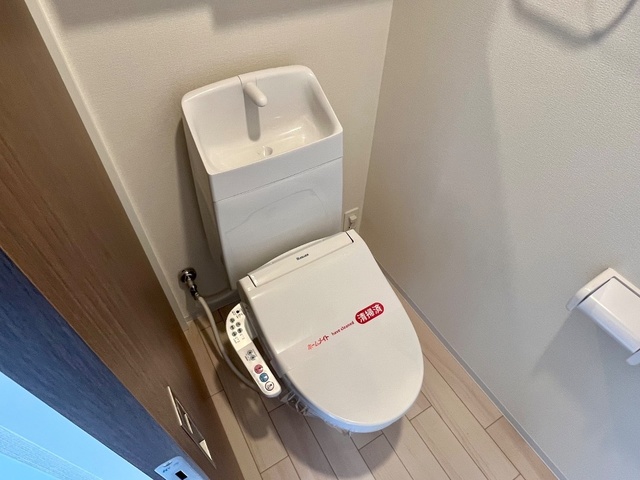 トイレ　同施工会社参考写真です