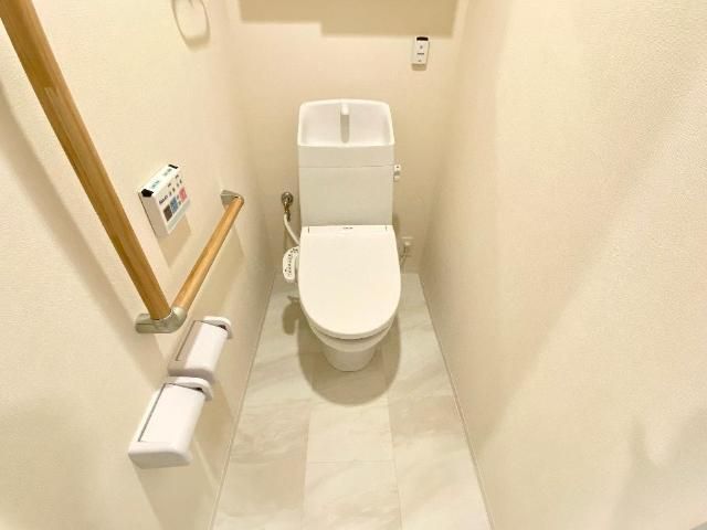 地下鉄谷町線 喜連瓜破駅 徒歩4分 3階建 築3年のトイレ写真