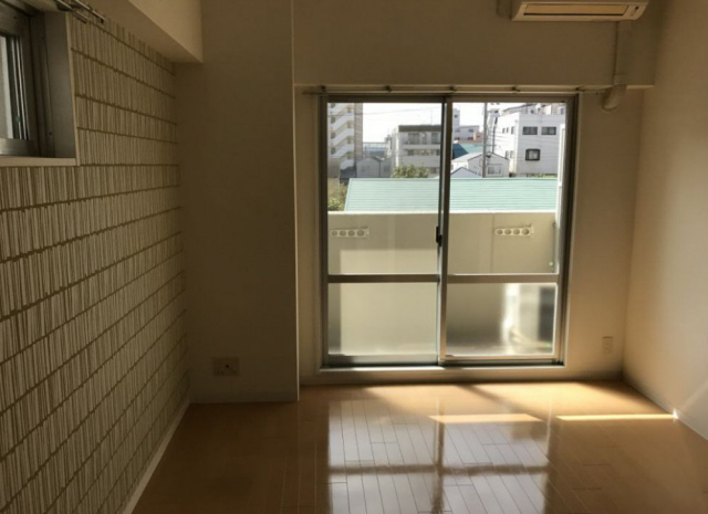ONE ROOF FLAT NISHINOMIYAの居間写真