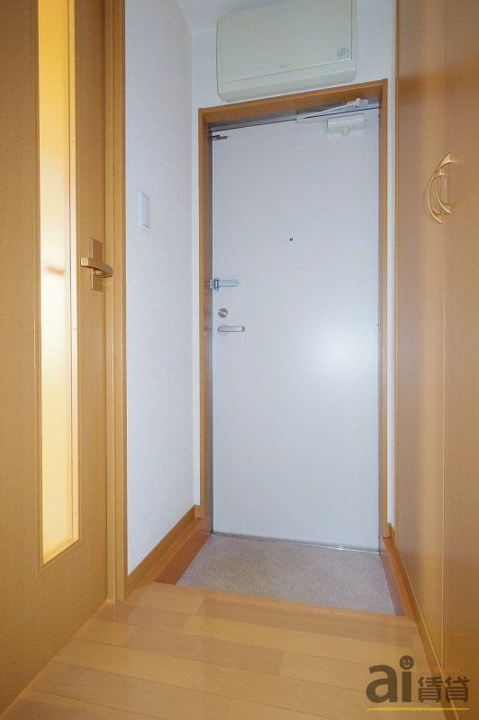 ＪＲ武蔵野線 新座駅 徒歩7分 4階建 築35年の玄関写真