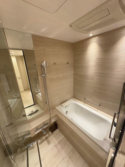 バス・シャワールーム　※写真は同タイプ住戸です。