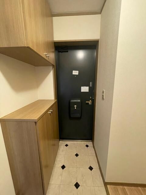 アベニュー城山A棟の玄関写真
