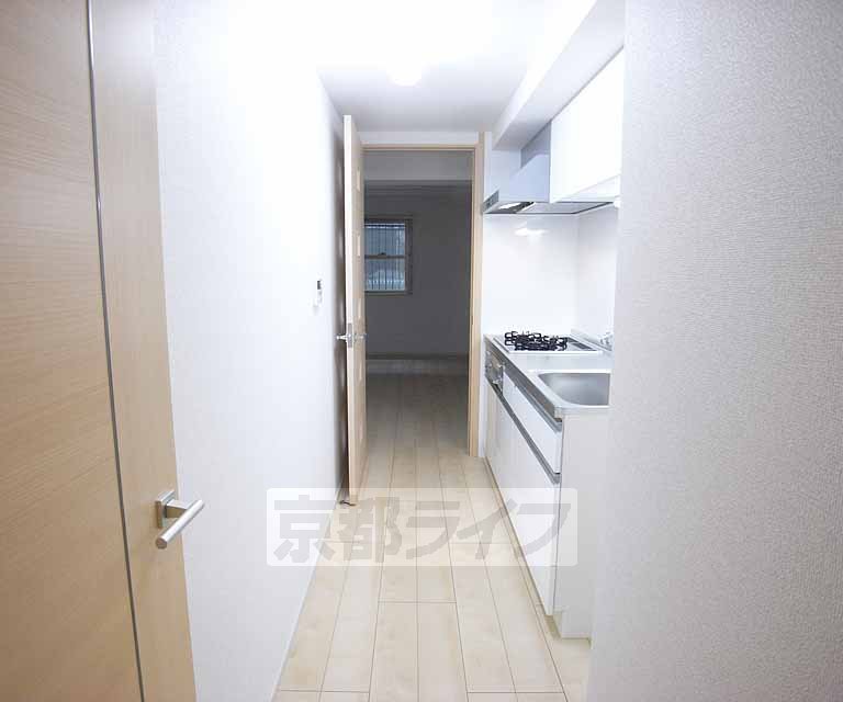 その他部屋・スペース　玄関から見た室内の様子です。