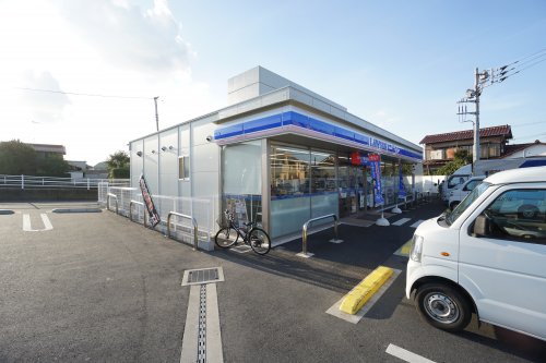 コンビニ　ローソン 千葉塩田町店（コンビニ）まで185m