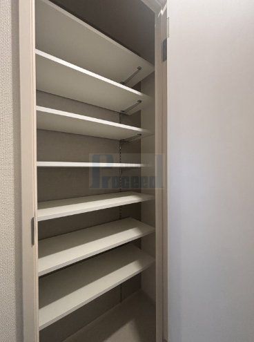 玄関　※別部屋参考写真