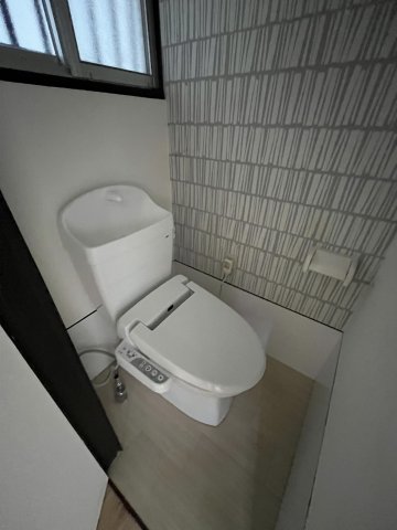 自由が丘本町2丁目貸家のトイレ写真