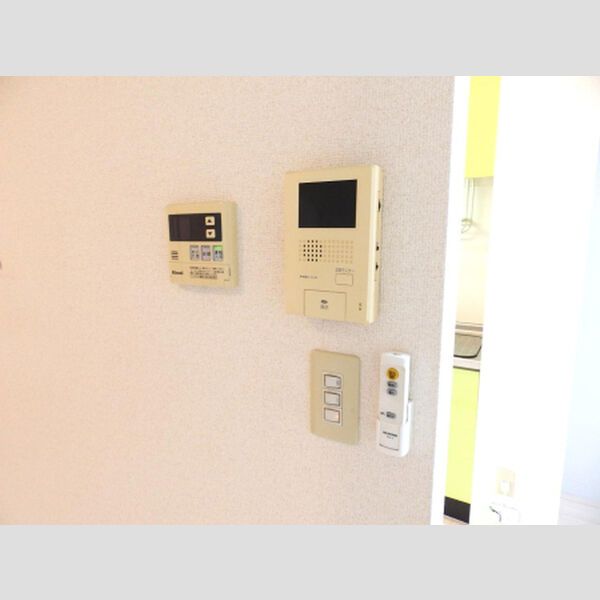 セキュリティ　モニター付きドアホン