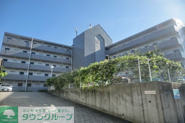 建物外観　オートロック付き鉄筋コン造マンション