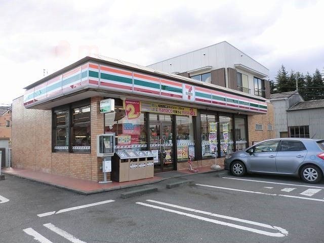 コンビニ　セブンイレブン渋川八木原店（コンビニ）まで950m