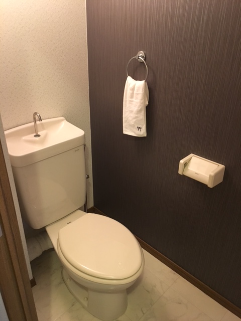 トイレ　別部屋の写真です。現況優先となります。