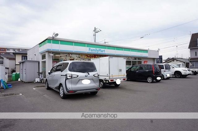 コンビニ　ファミリーマート（コンビニ）まで499m