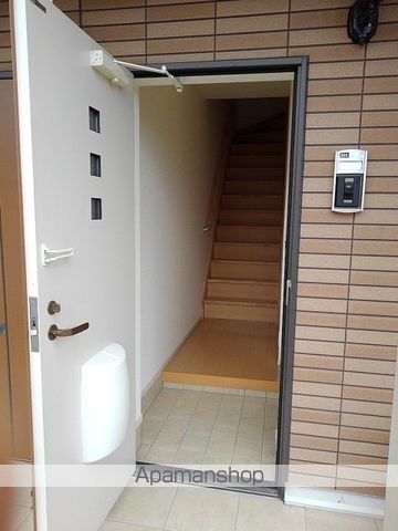 ＪＲ日豊本線 西都城駅 バス乗車時間：5分 最寄りバス停で下車 徒歩3分 2階建 築15年の玄関写真