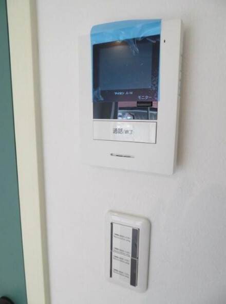 セキュリティ　モニター付きインターホン