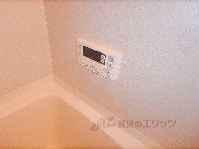 その他設備　給湯器リモコン