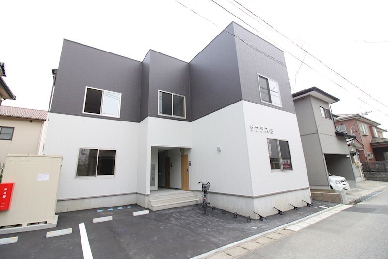 建物外観　2021年3月完成の築浅アパート