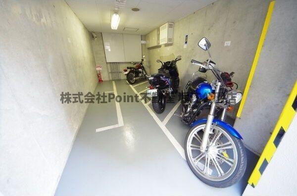 地下鉄千日前線 西長堀駅 徒歩5分 14階建 築28年の外観写真