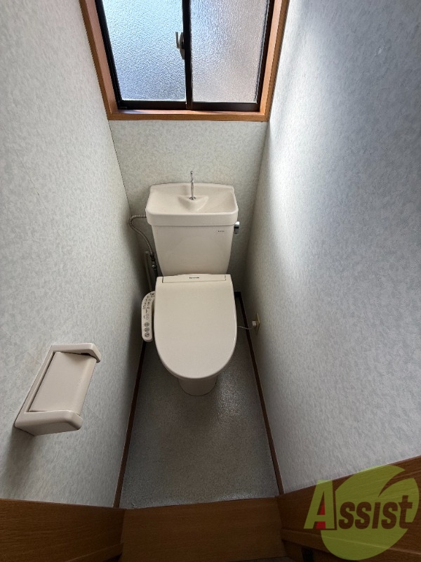 トイレ　トイレの写真です。シンプルで使いやすそうですね。