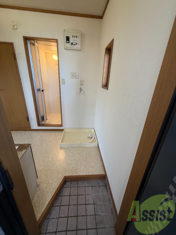 玄関　こちら玄関の写真です。広さも十分そうですね。