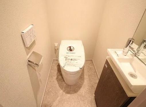 ＪＲ山手線 目黒駅 徒歩10分 7階建 築5年のトイレ写真