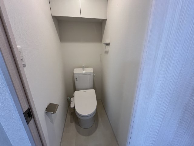 近鉄けいはんな線 荒本駅 徒歩6分 14階建 築3年のトイレ写真