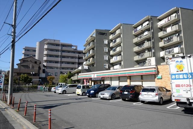 コンビニ　セブンイレブンさいたま太田窪5丁目店（コンビニ）まで668m
