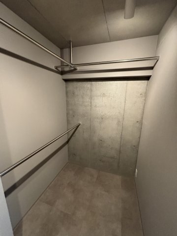 収納　★奇数階・偶数階で木材や壁の色が異なります。