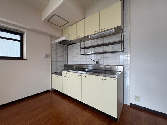 キッチン　※別部屋の写真です
