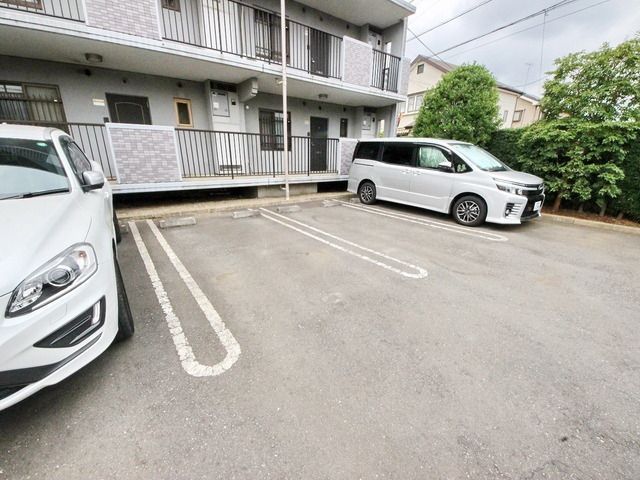 駐車場　敷地内駐車場