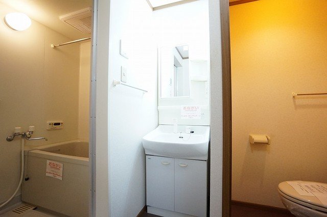 洗面設備　使いやすい洗面所です