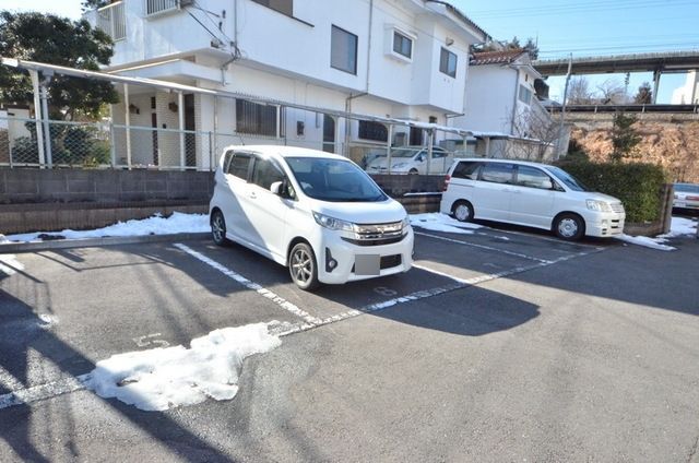 駐車場　駐車場完備