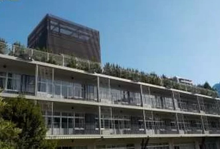 小学校　千代田区立富士見小学校（小学校）まで898m