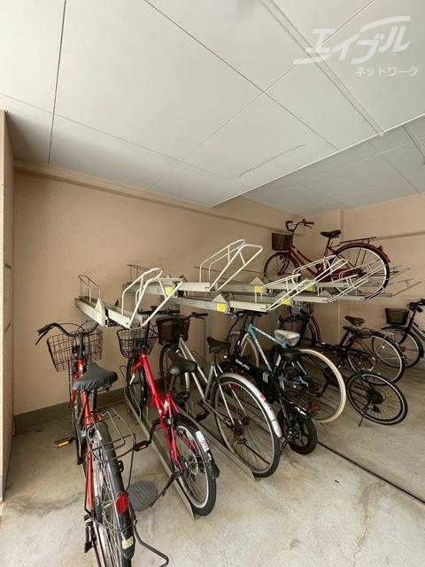駐車場　駐輪場