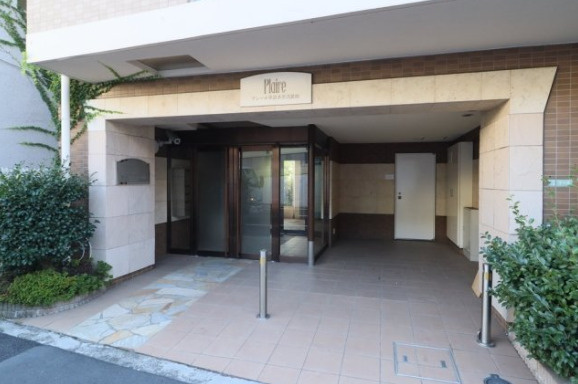 エントランス　プレール学芸大学弐番館
