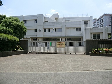 小学校　調布市立国領小学校（小学校）まで450m