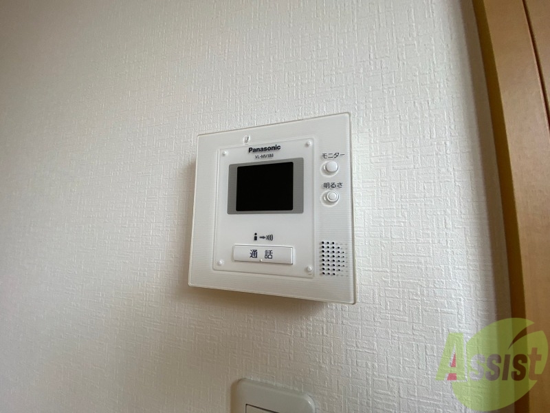 その他設備　ＴＶモニター付インターホンです。来客者の顔が見えるので安心！