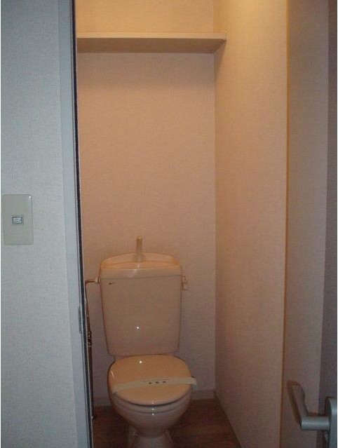 トイレ　落ち着いた色調のトイレです♪