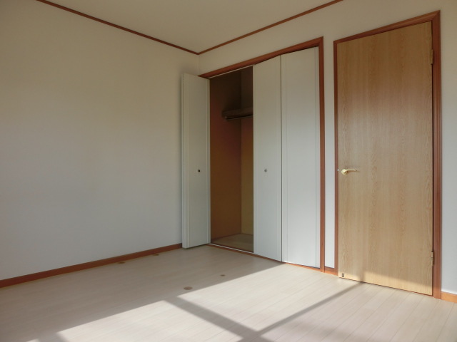 居室・リビング　日当たり良好のお部屋です