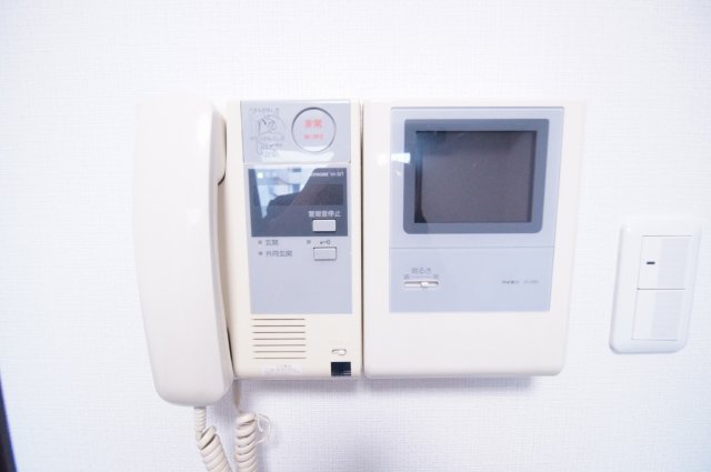 セキュリティ　来訪者が確認できる女性に安心の「TVモニターホン」