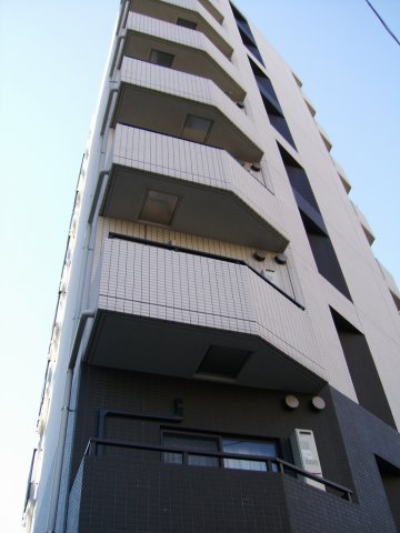 建物外観　「インターネット無料」の分譲賃貸マンションです。