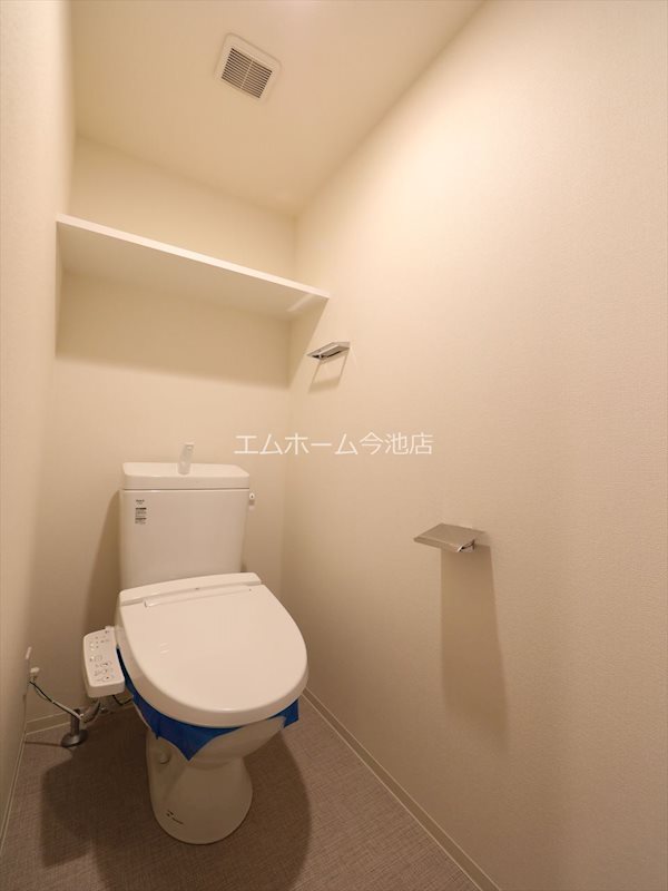 トイレ　温水洗浄便座付トイレ