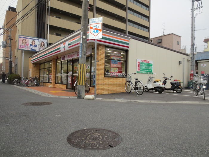 コンビニ　セブンイレブン（コンビニ）まで400m
