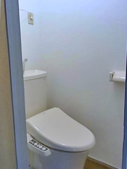 トイレ　落ち着いた色調のトイレです♪