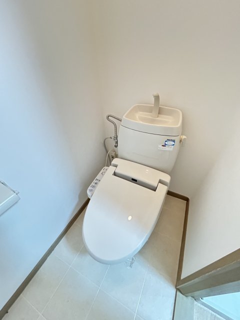 トイレ　※画像は202号室です