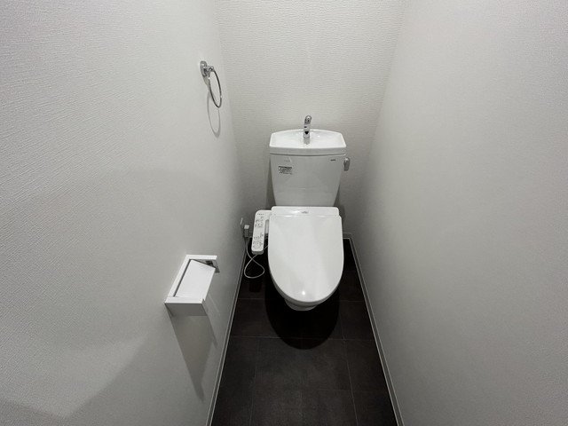 ワコーレヴィータ霞ヶ丘1丁目のトイレ写真