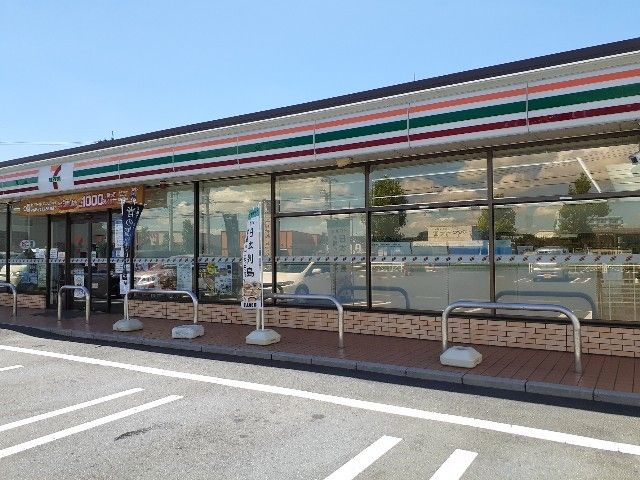 コンビニ　セブンイレブン磐田鳥之瀬店（コンビニ）まで300m